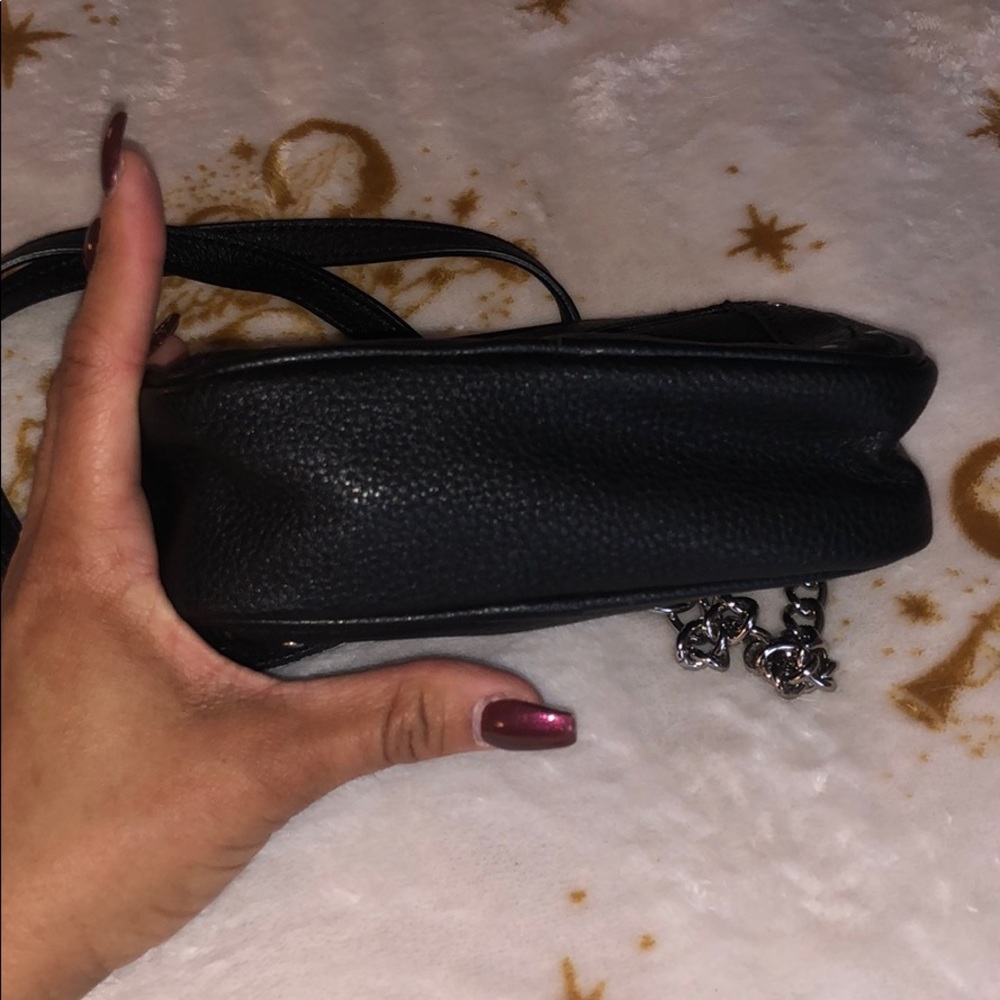 Express Crossbody Excellent Condition - image 4